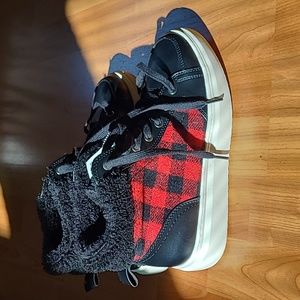 Marc Fisher  sneakers